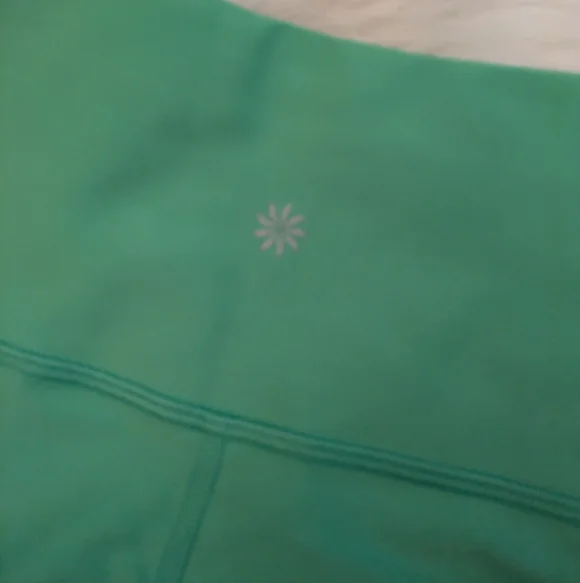 Athleta Interval Stash 5" Short Bright Kelly Green M Medium - Picture 5 of 5